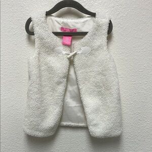 Isaac Mizrahi Cream Fuzzy Girl’s Size 4 Vest